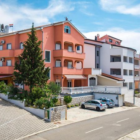 Apartments Mikanovic Crikvenica Esterno foto