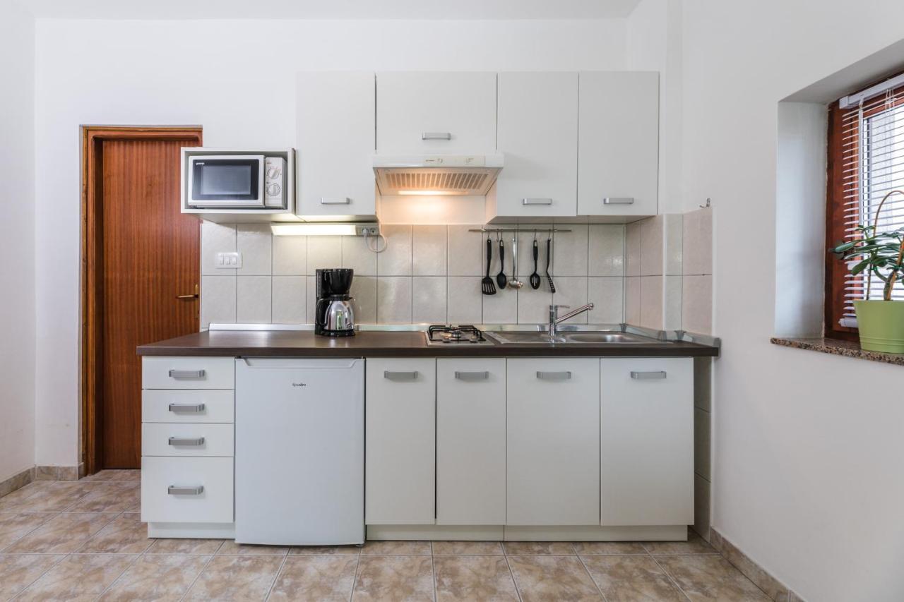 Apartments Mikanovic Crikvenica Esterno foto