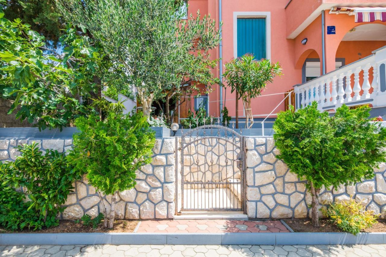 Apartments Mikanovic Crikvenica Esterno foto