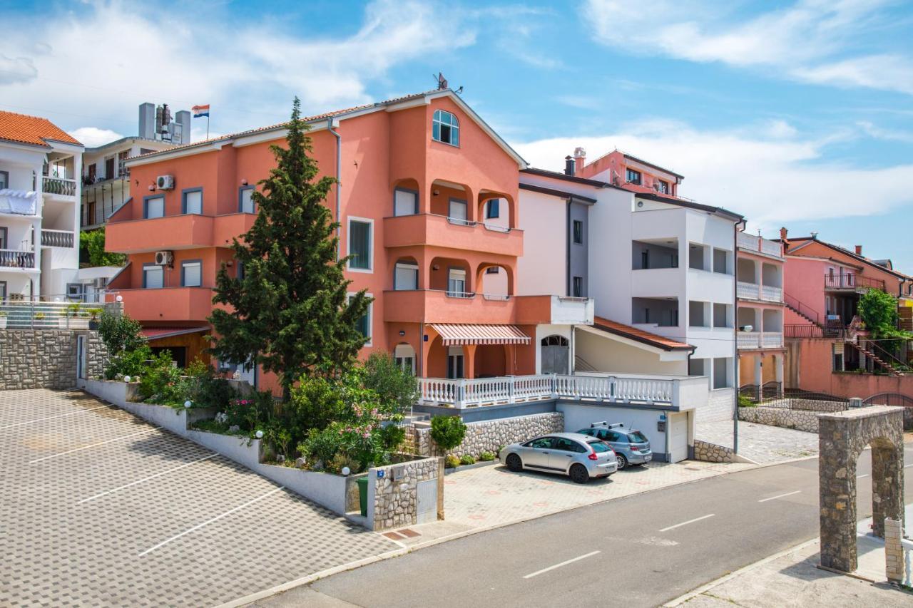 Apartments Mikanovic Crikvenica Esterno foto