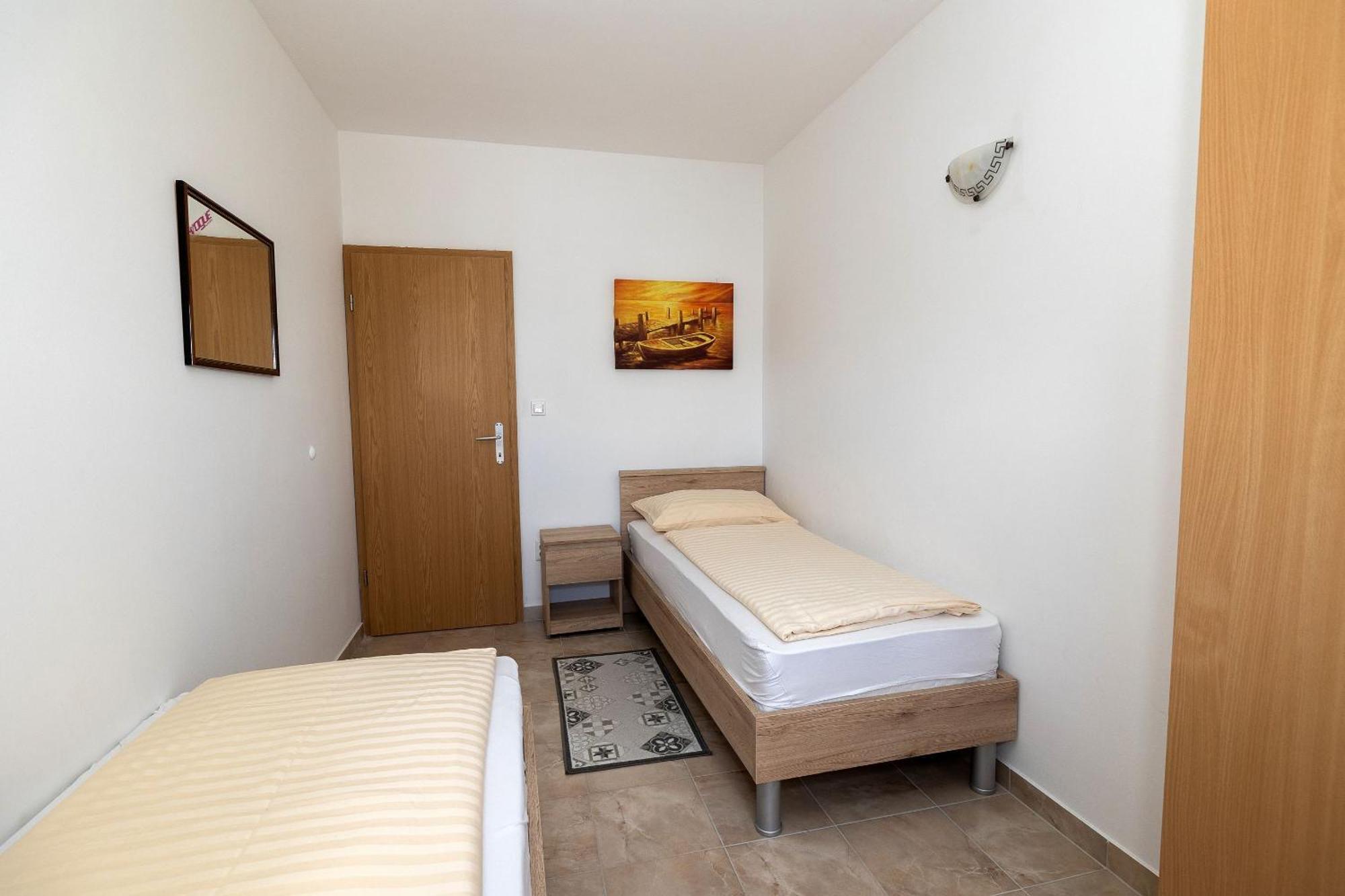 Apartments Mikanovic Crikvenica Esterno foto