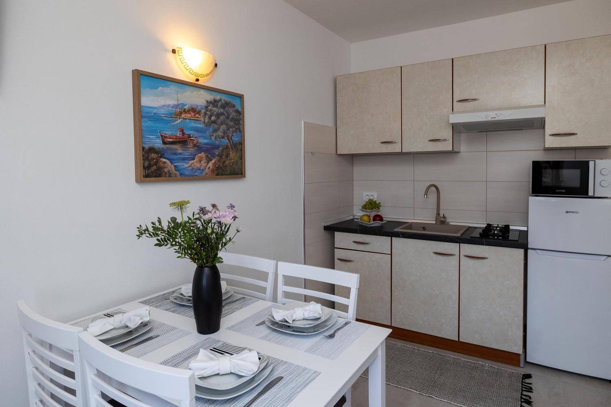 Apartments Mikanovic Crikvenica Esterno foto